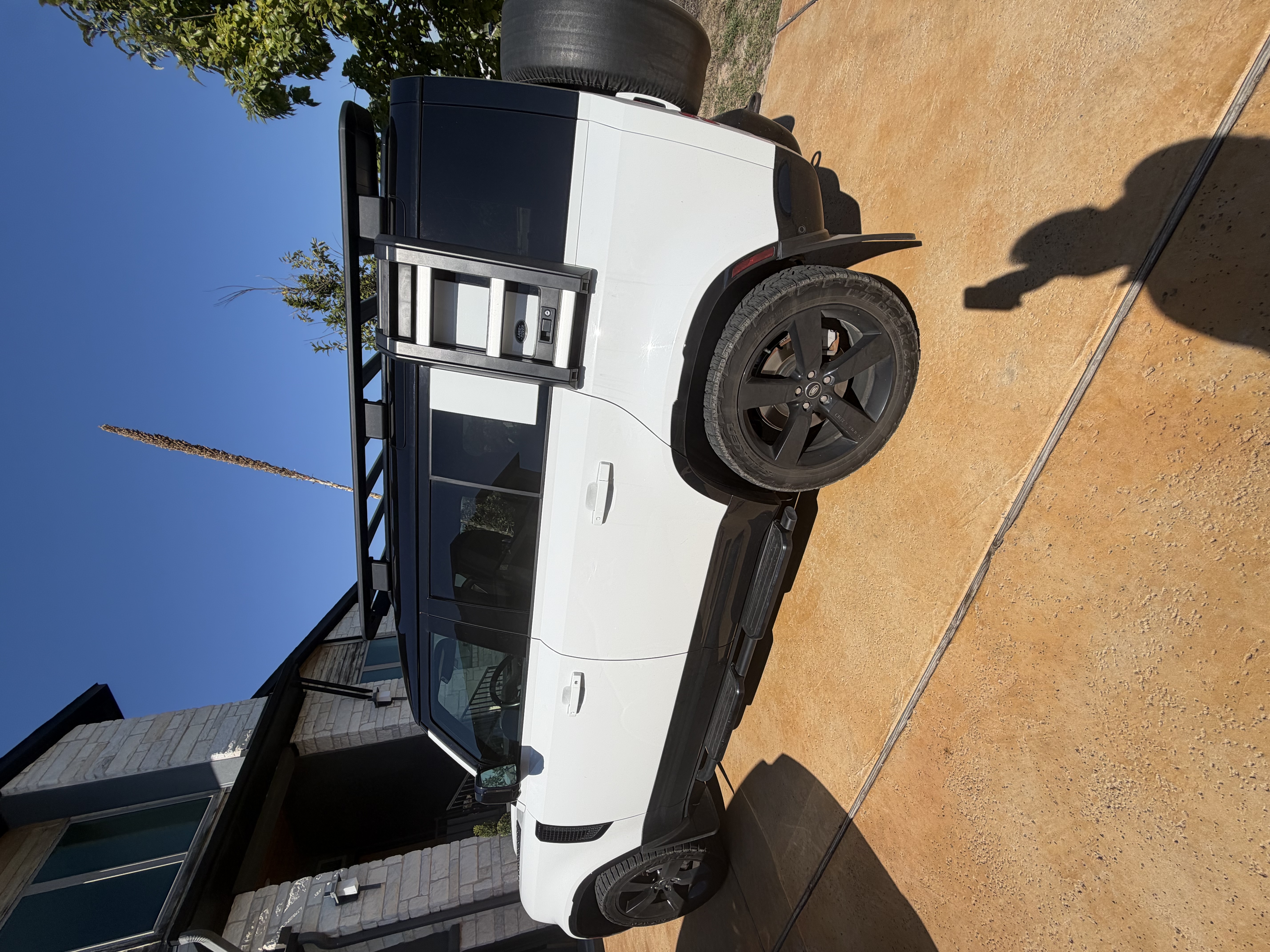 Used 2022 Land Rover Defender 110 X-Dynamic SE AWD/4WD image 5