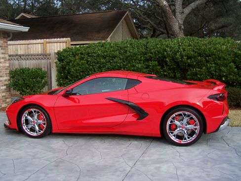 Used 2020 Chevrolet Corvette Stingray Premium Cpe w/ 3LT Preferred Equipment Group RWD image 5