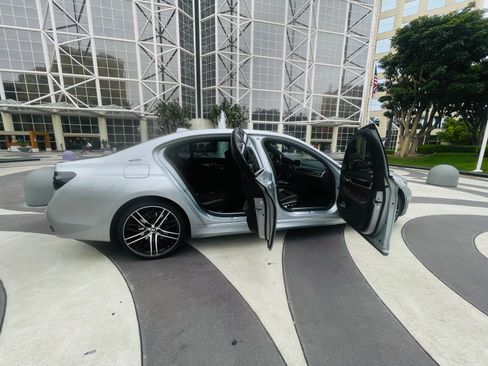 Used 2017 BMW 740e xDrive AWD/4WD image 20