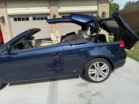 Used 2012 Volkswagen Eos Executive FWD image 10