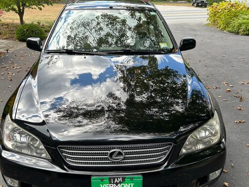 Used 2001 Lexus IS 300 RWD image 1