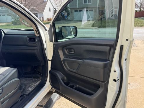 Used 2021 Nissan Titan S w/ S Utility Package image 16