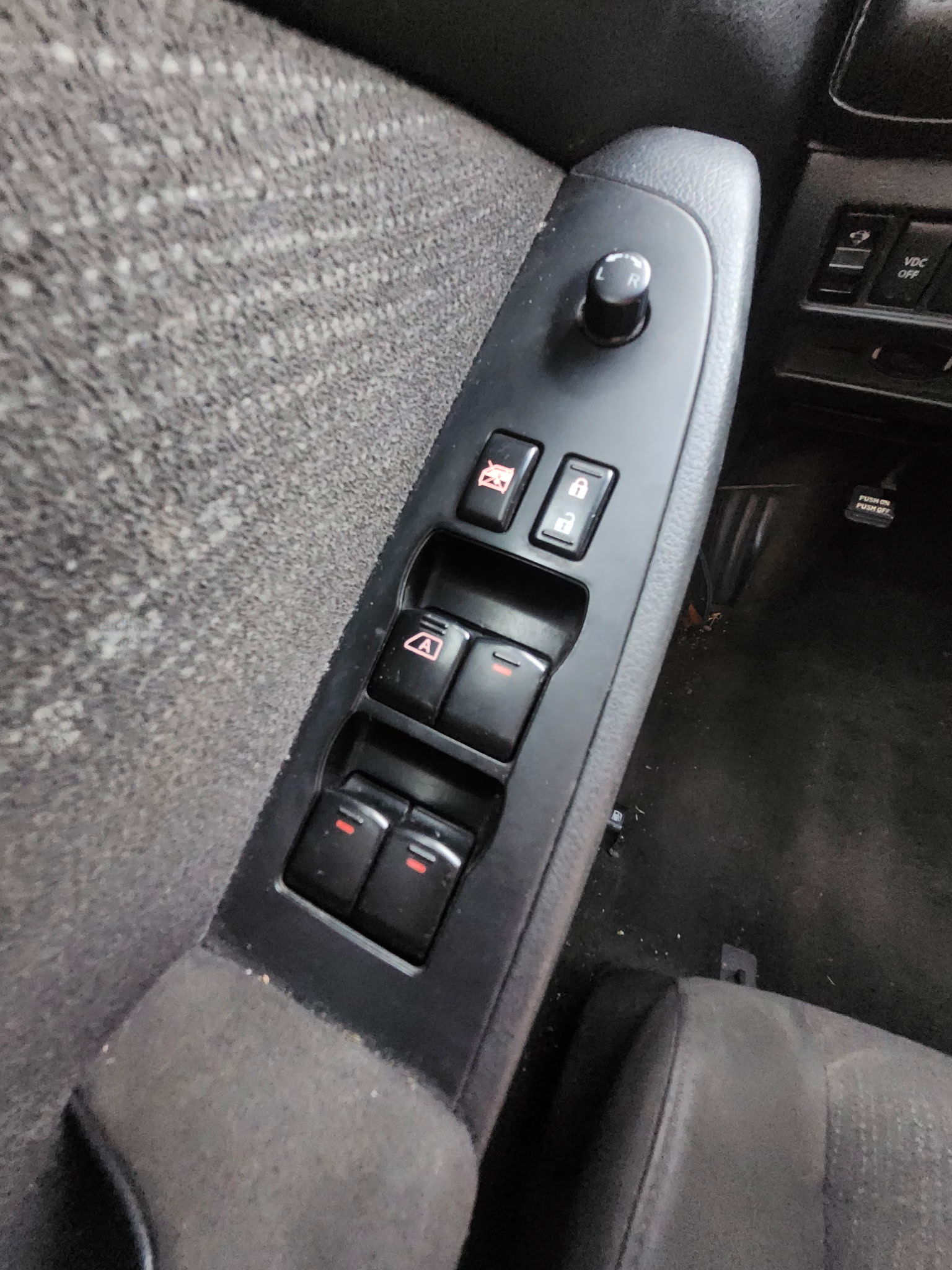 Used 2010 Nissan Altima 2.5 S FWD image 12