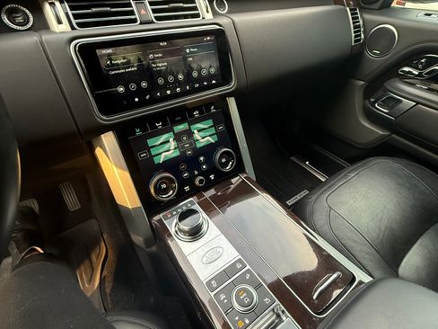 Used 2019 Land Rover Range Rover HSE image 11