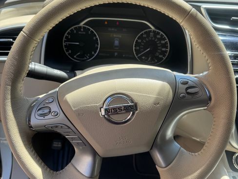 Used 2016 Nissan Murano SV w/ Premium Package AWD/4WD image 14