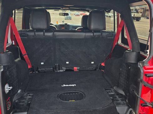 Used 2017 Jeep Wrangler Unlimited Rubicon image 10