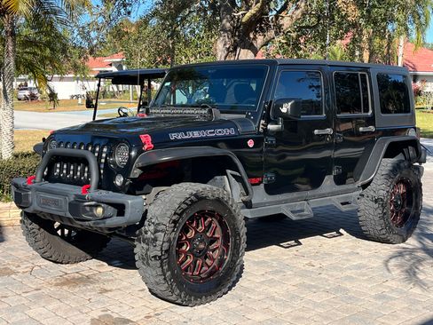 Used 2016 Jeep Wrangler Unlimited Rubicon image 1