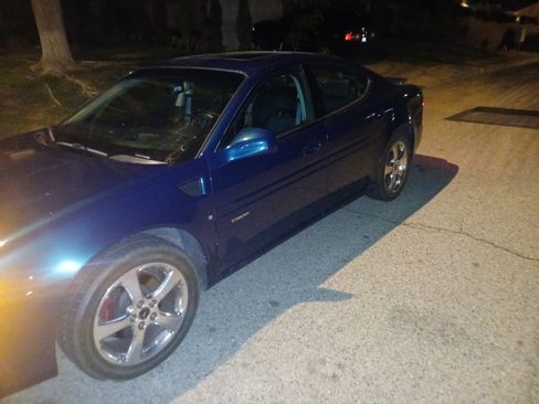 Used 2006 Pontiac Grand Prix GXP w/ Sun And Sound Package image 8