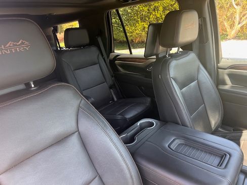 Used 2021 Chevrolet Tahoe High Country image 18