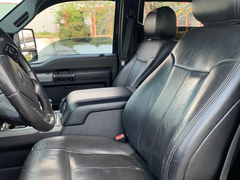 Used 2015 Ford F250 Lariat w/ Lariat Ultimate Package image 12