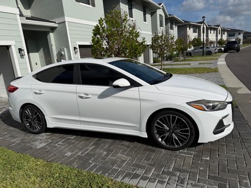 Used 2018 Hyundai Elantra Sport image 1