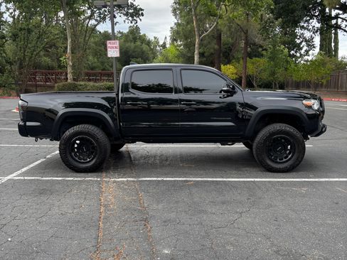Used 2021 Toyota Tacoma SR5 w/ Trail Edition AWD/4WD image 6