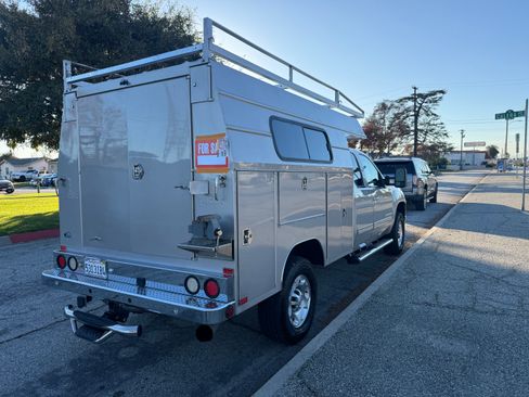 Used 2008 GMC Sierra 3500 SLT w/ Convenience Package image 4