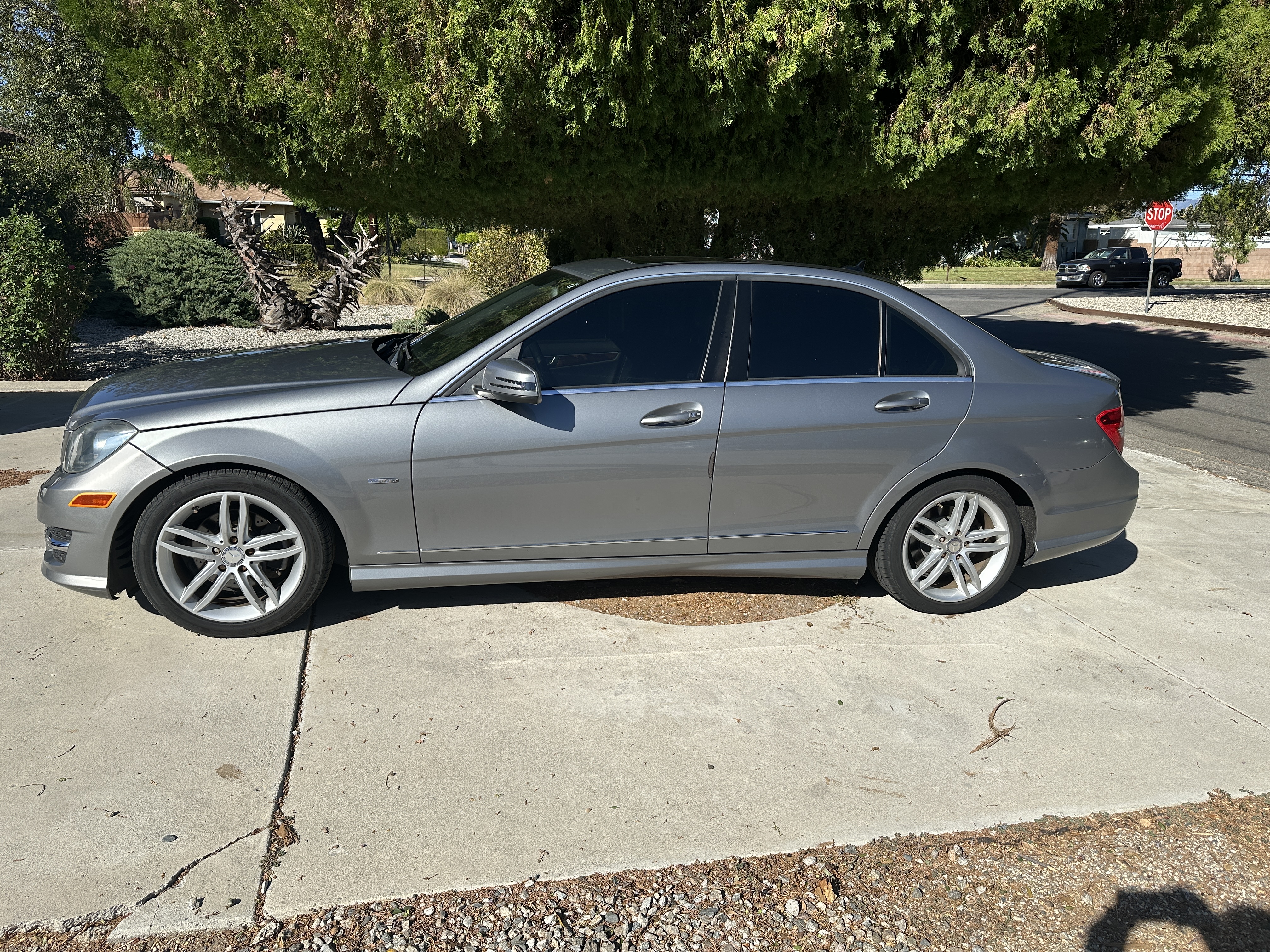 Used 2012 Mercedes-Benz C 250 Sedan image 2