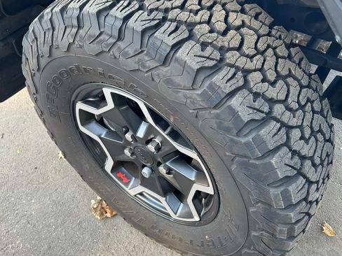 Used 2023 Jeep Wrangler Unlimited Rubicon image 11