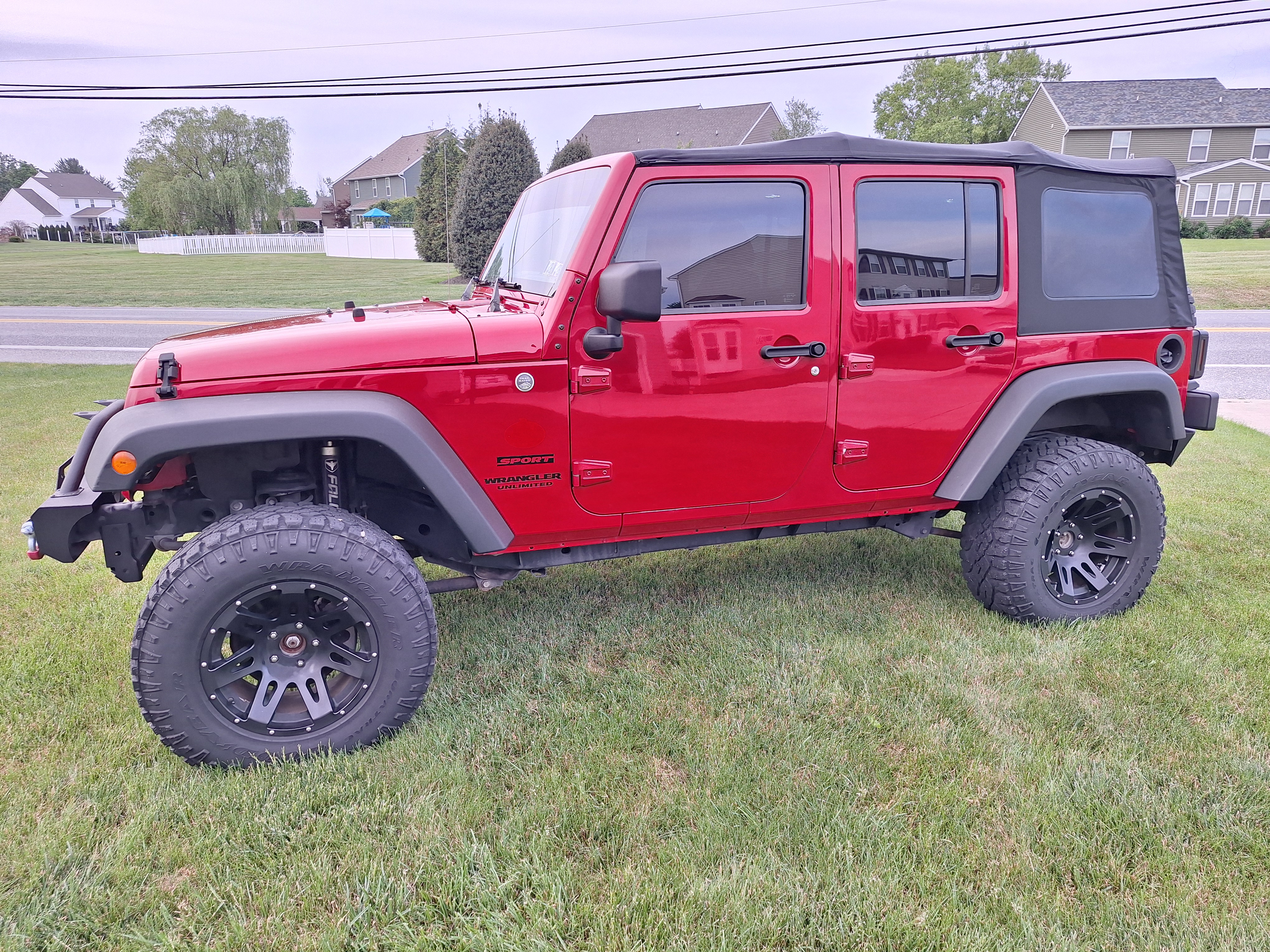 Used 2013 Jeep Wrangler Unlimited Sport w/ Connectivity Group AWD/4WD image 1