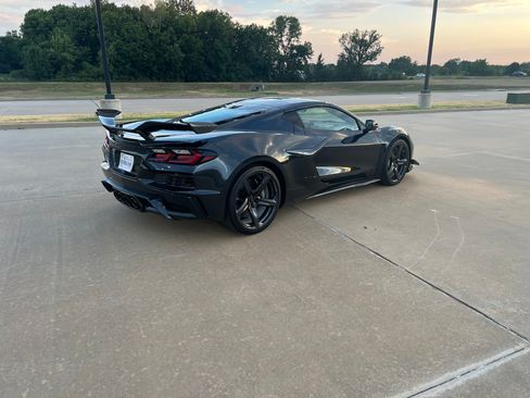 Used 2024 Chevrolet Corvette Z06 w/ Z07 Performance Package image 16