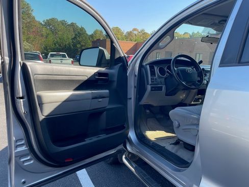 Used 2011 Toyota Tundra 2WD Double Cab image 10