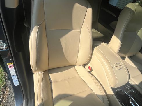Used 2015 Toyota Highlander XLE AWD/4WD image 27