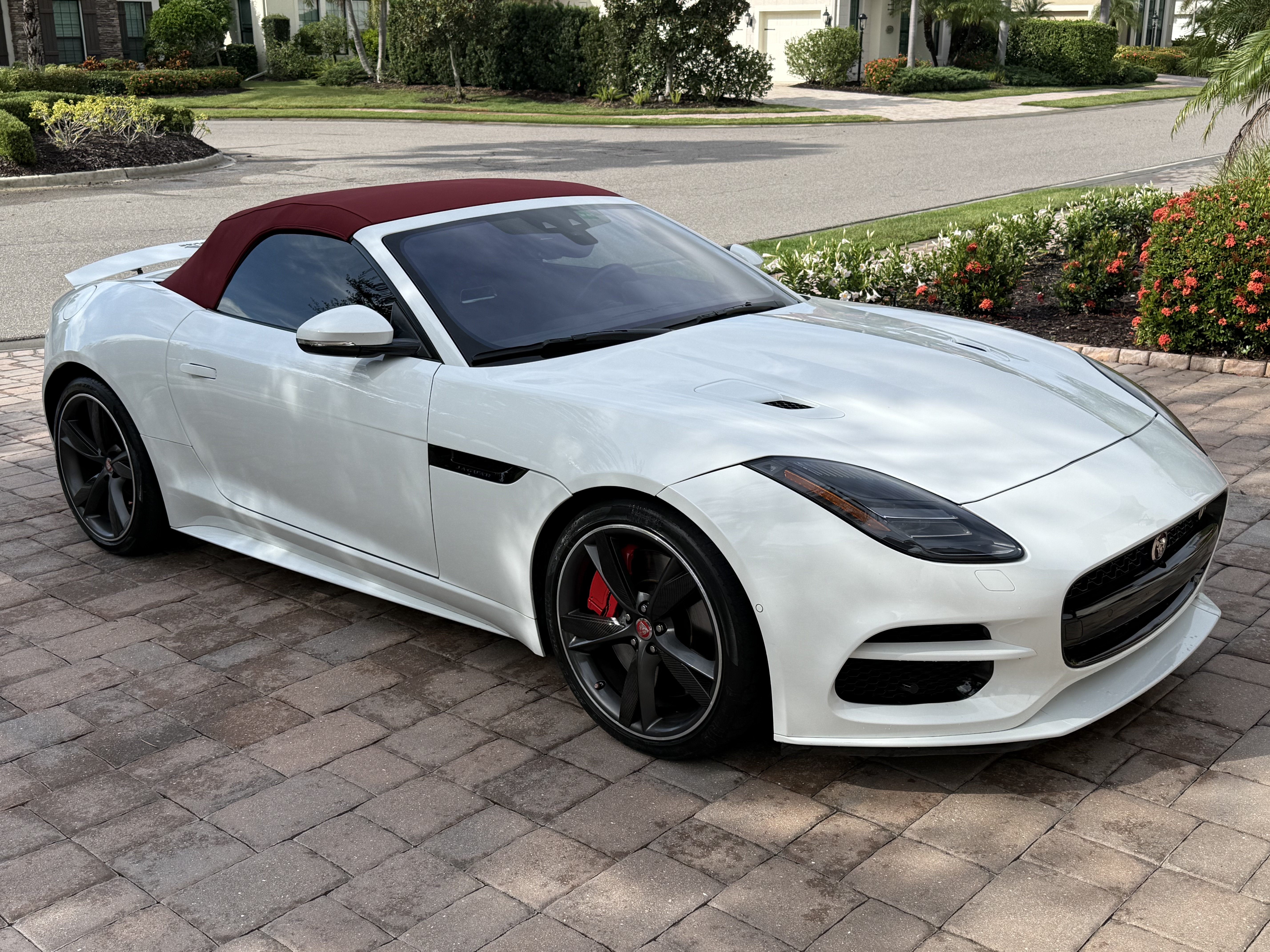 Used 2019 Jaguar F-TYPE R AWD/4WD image 2