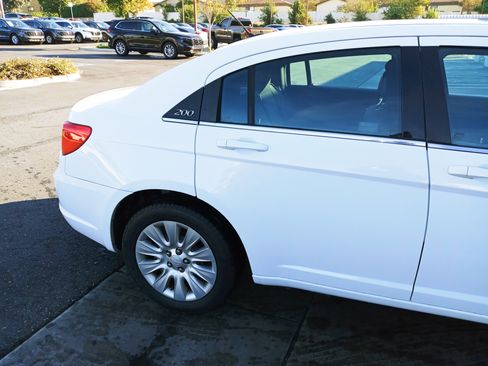 Used 2014 Chrysler 200 LX image 11