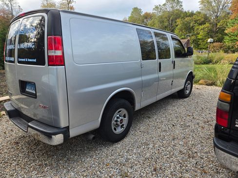 Used 2016 GMC Savana 3500 image 5