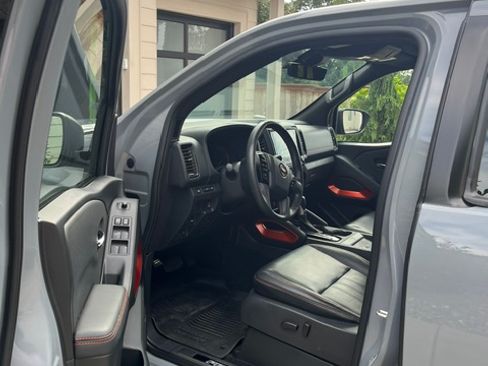 Used 2023 Nissan Frontier PRO-4X w/ Pro-4X Premium Package AWD/4WD image 5