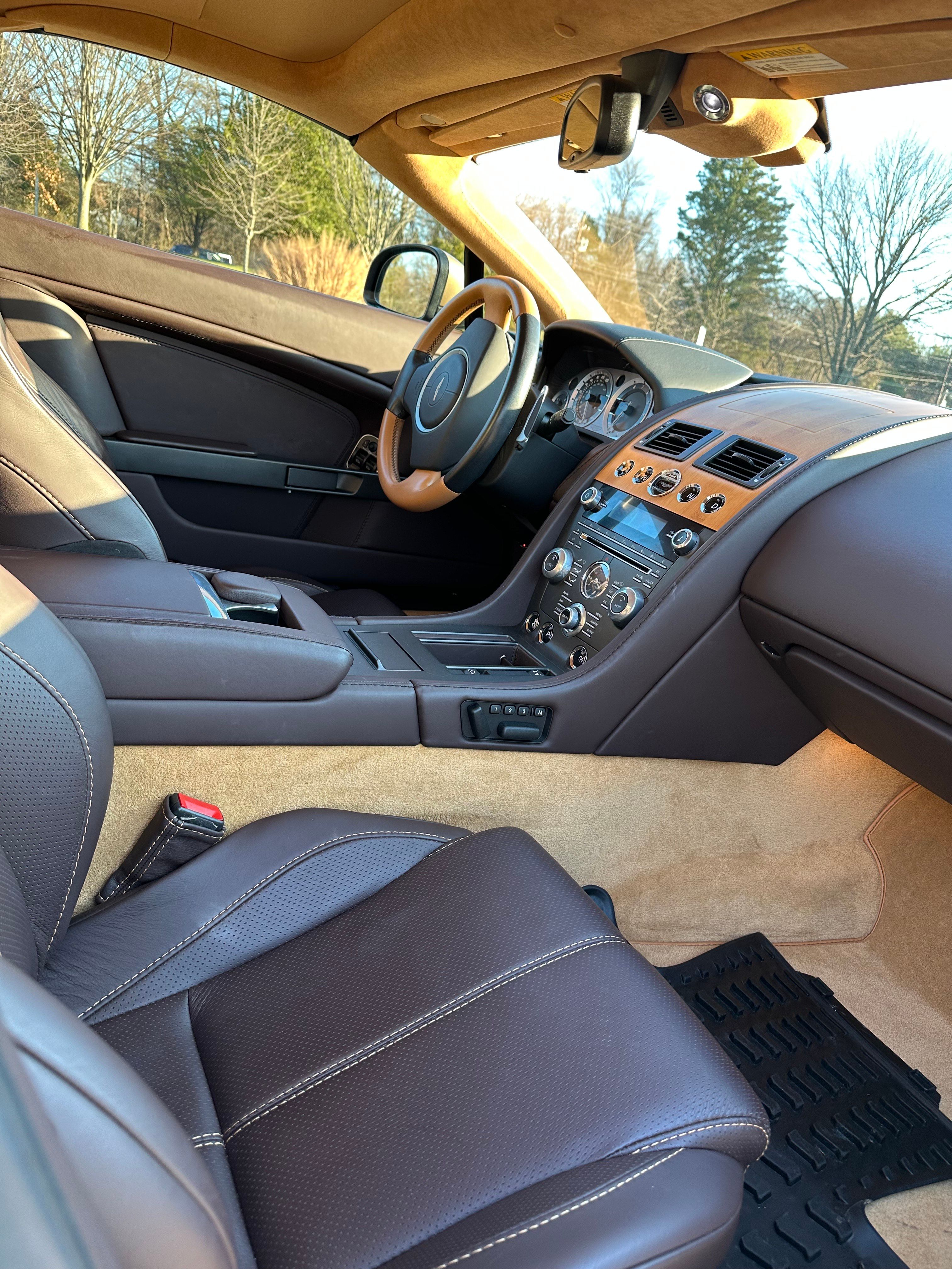 Used 2013 Aston Martin V8 Vantage Roadster RWD image 6