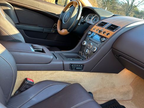 Used 2013 Aston Martin V8 Vantage Roadster image 6