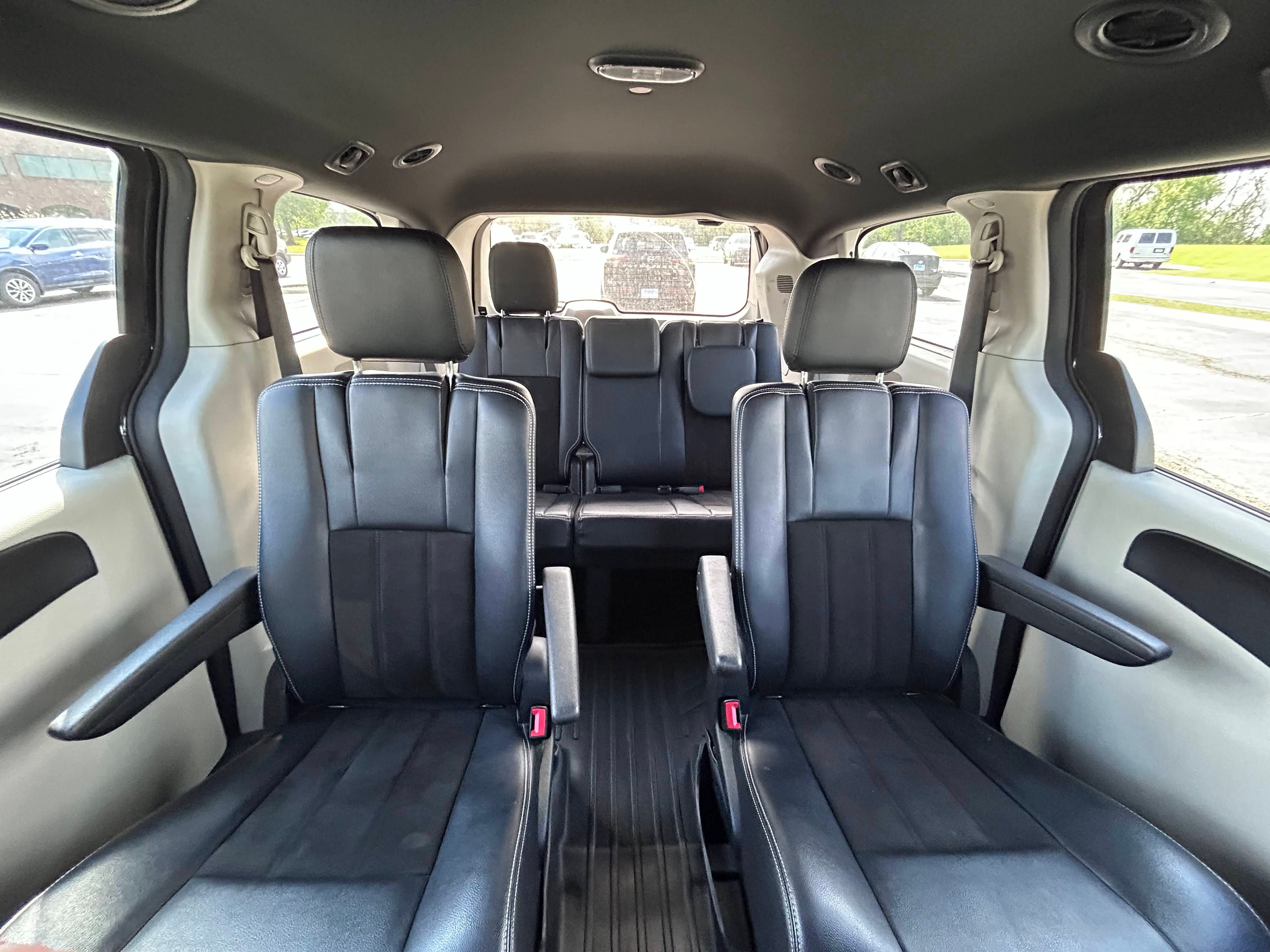 Used 2019 Dodge Grand Caravan SXT FWD image 6