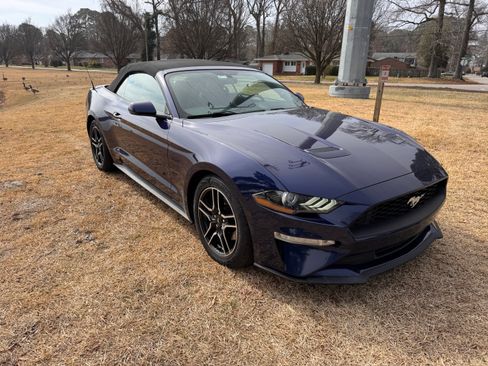 Used 2018 Ford Mustang Premium w/ Equipment Group 201A image 2