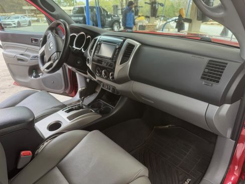 Used 2015 Toyota Tacoma 4x4 Double Cab image 6
