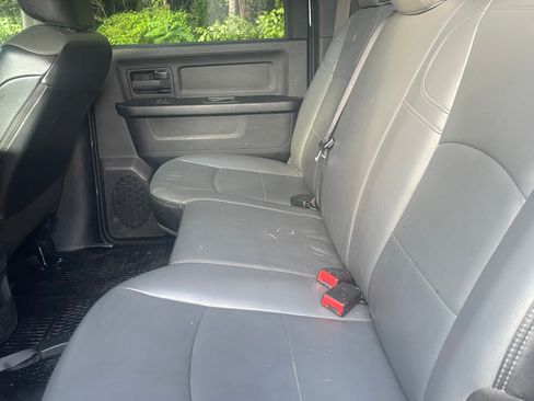 Used 2022 RAM 2500 Tradesman w/ Chrome Appearance Group RWD image 5