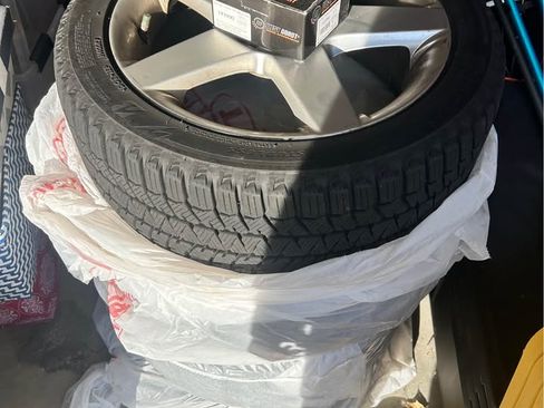 Used 2010 Volvo S40 T5 R-Design image 13