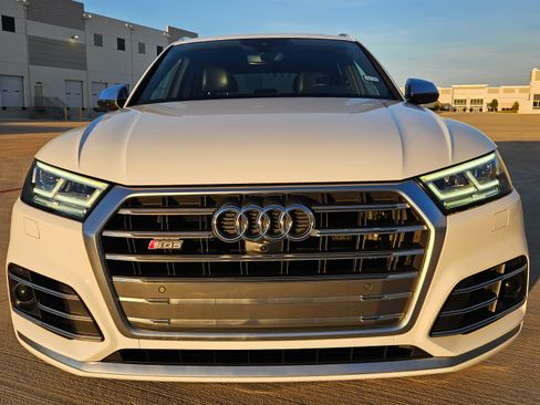 Used 2018 Audi SQ5 Prestige w/ Prestige Package image 2
