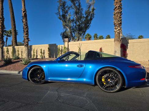 Used 2015 Porsche 911 Targa 4S image 15
