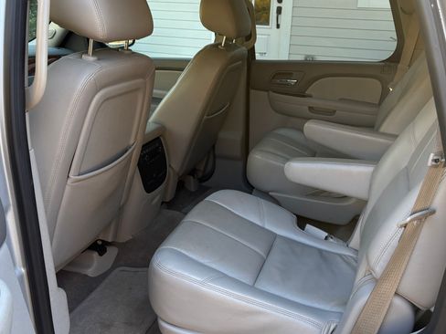 Used 2012 Chevrolet Tahoe LT w/ Luxury Package image 17