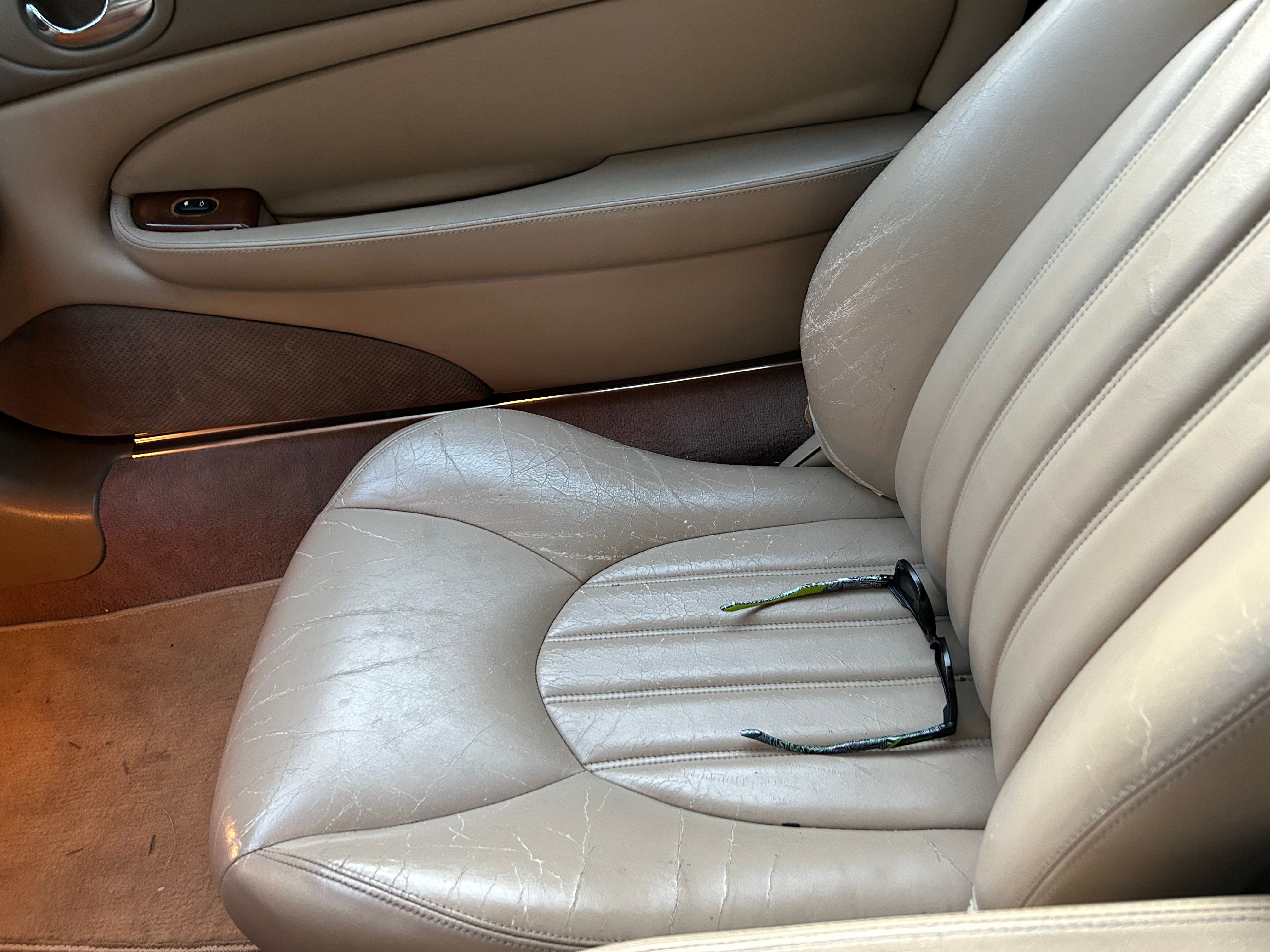 Used 2000 Jaguar XK8 Convertible RWD image 10