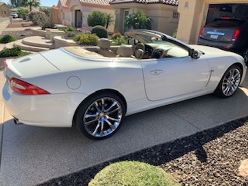 Used 2010 Jaguar XK Convertible image 1