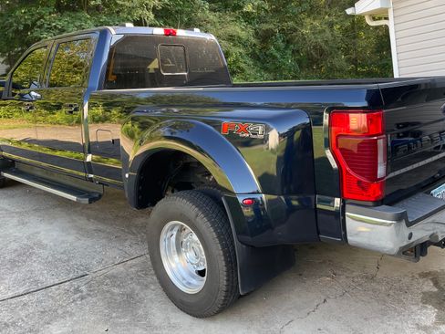 Used 2022 Ford F350 4x4 Crew Cab DRW Super Duty image 2