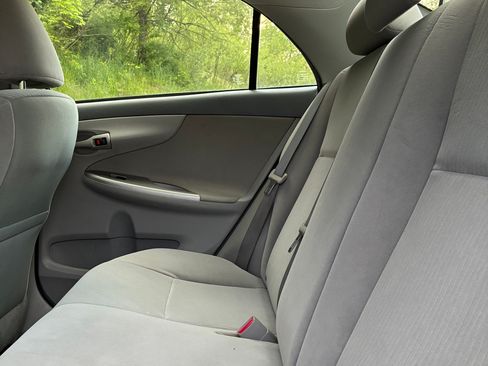 Used 2010 Toyota Corolla LE FWD image 12