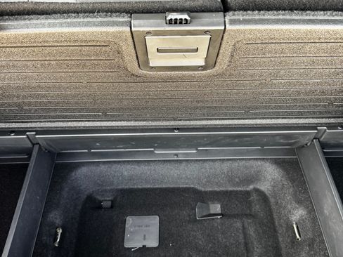 Used 2025 Honda Pilot Elite image 17