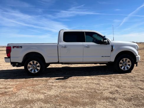 Used 2022 Ford F250 Platinum w/ FX4 Off-Road Package image 6