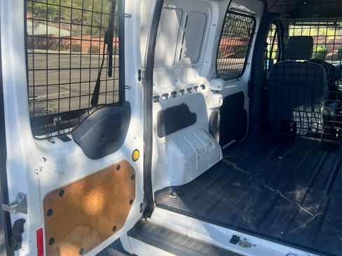 Used 2013 Ford Transit Connect XLT image 6