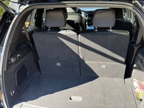 Used 2023 Jeep Grand Cherokee L Overland w/ Advanced Protech Group III image 6