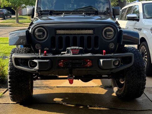 Used 2015 Jeep Wrangler Unlimited Rubicon AWD/4WD image 2