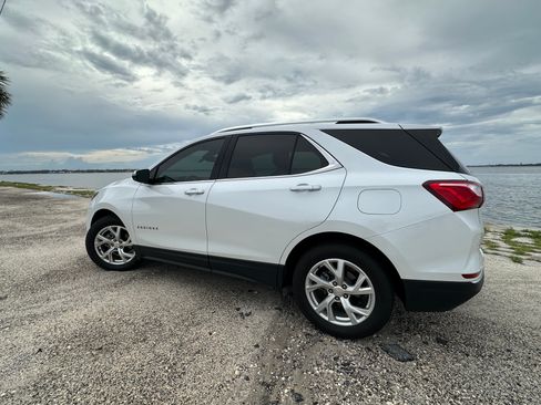 Used 2021 Chevrolet Equinox Premier FWD image 4