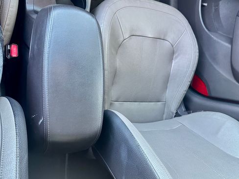 Used 2012 Hyundai Tucson Limited w/ Premium Pkg FWD image 28