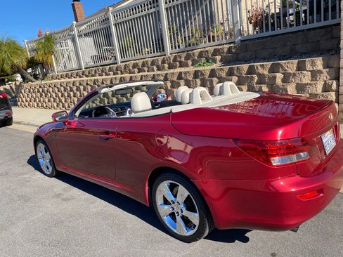 Used 2011 Lexus IS 250C image 11