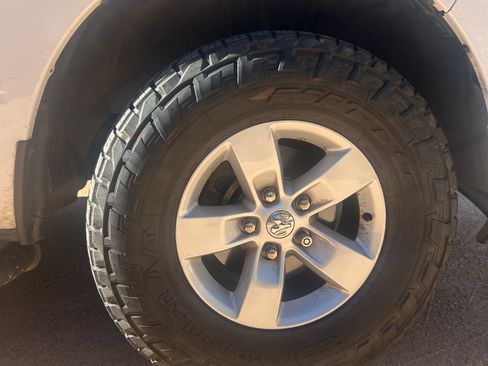 Used 2017 RAM 1500 Express image 5